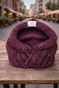 Scaldacollo e cappuccio integrato creato a mano e alla moda MAHU Knitwear
