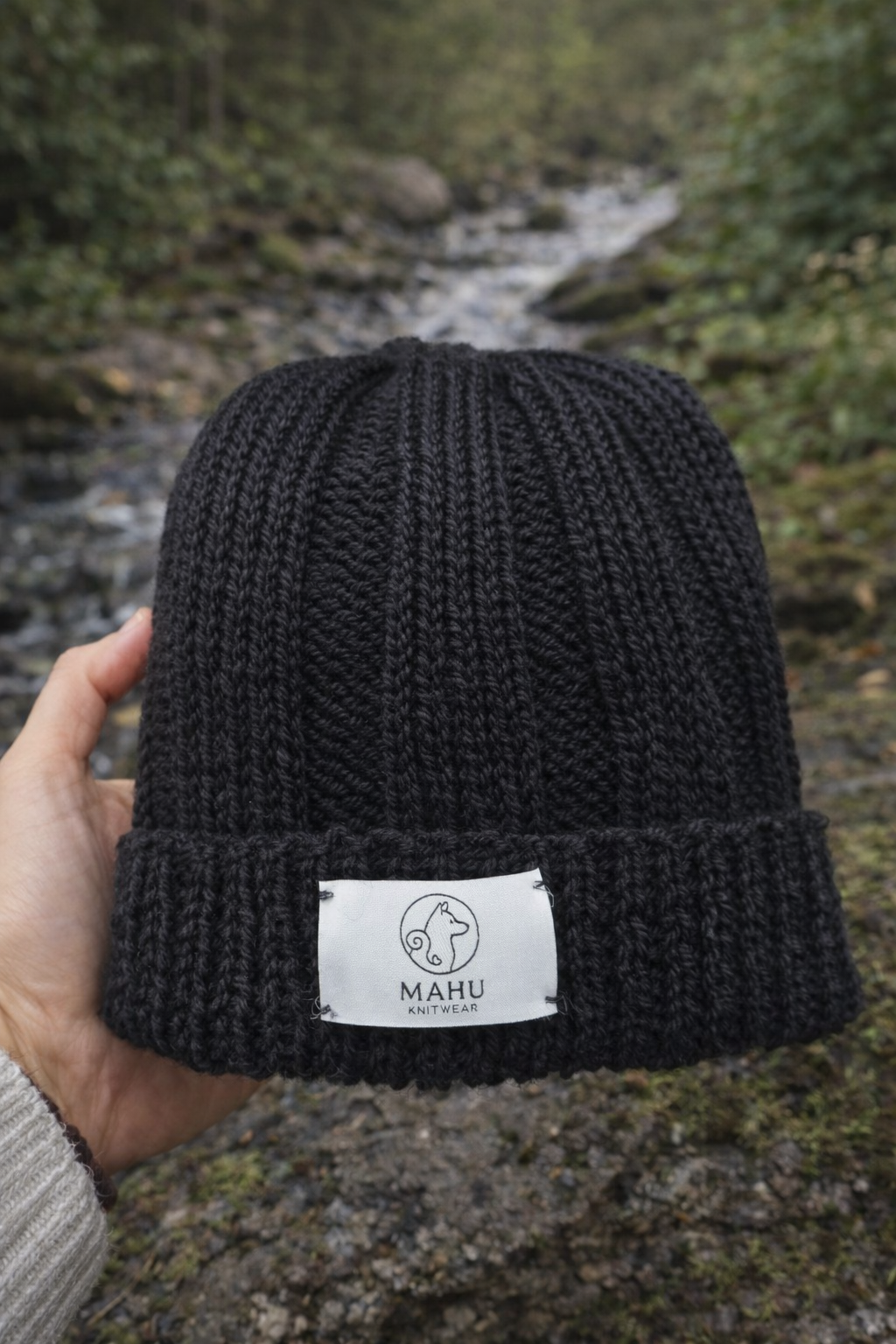 MAHU 01 Cappello lavorato a mano MAHU Knitwear