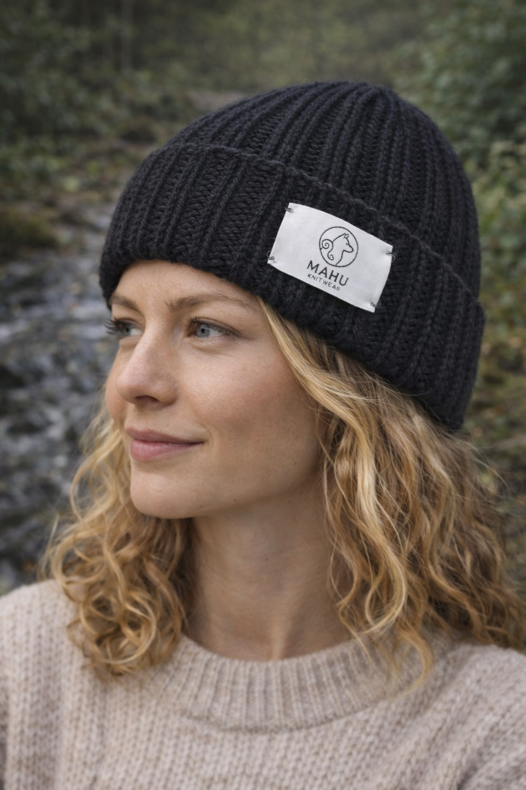 MAHU 01 Cappello lavorato a mano MAHU Knitwear