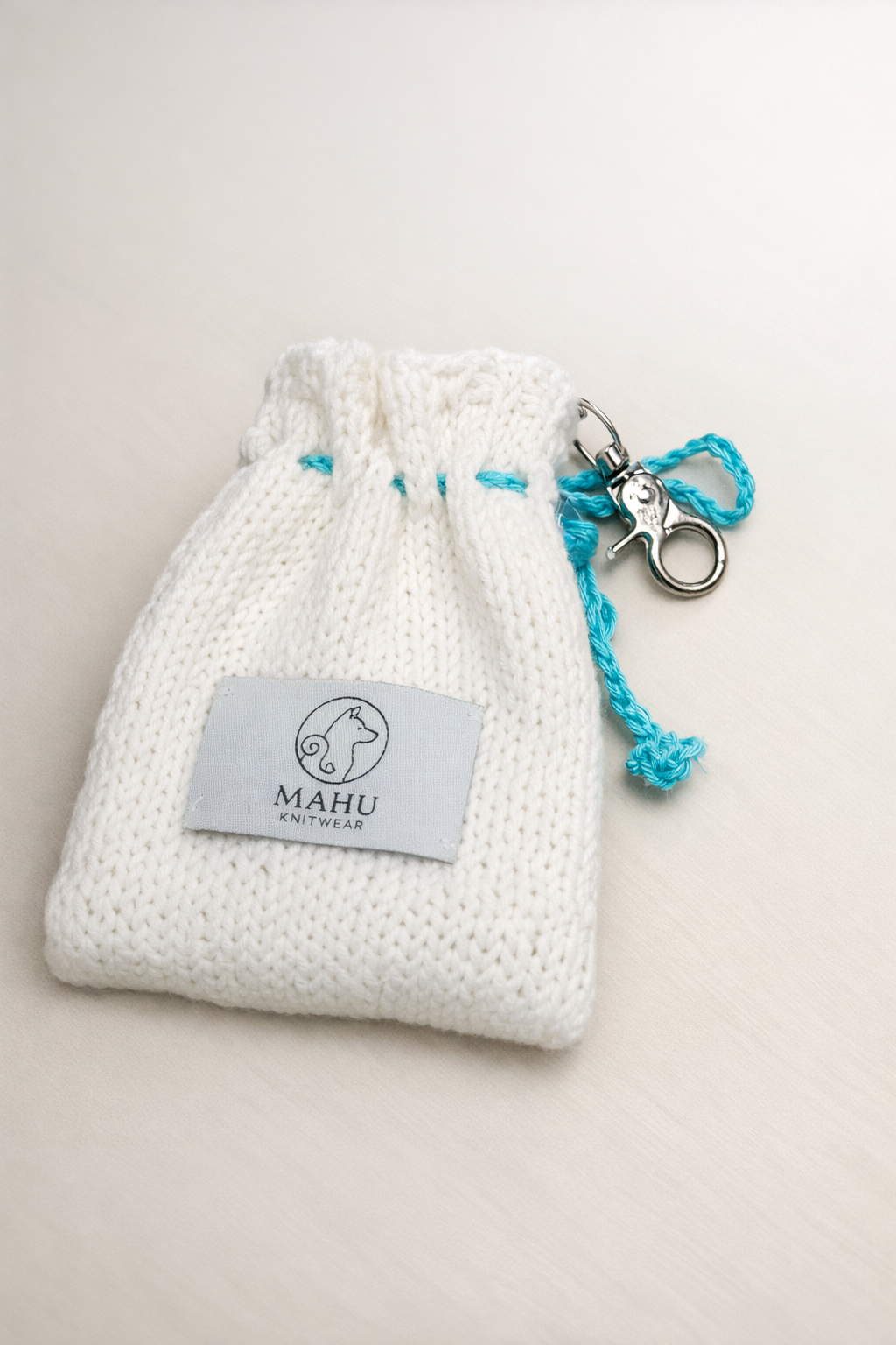 Dispenser per sacchetti cane fatto a mano di cotone MAHU Knitwear