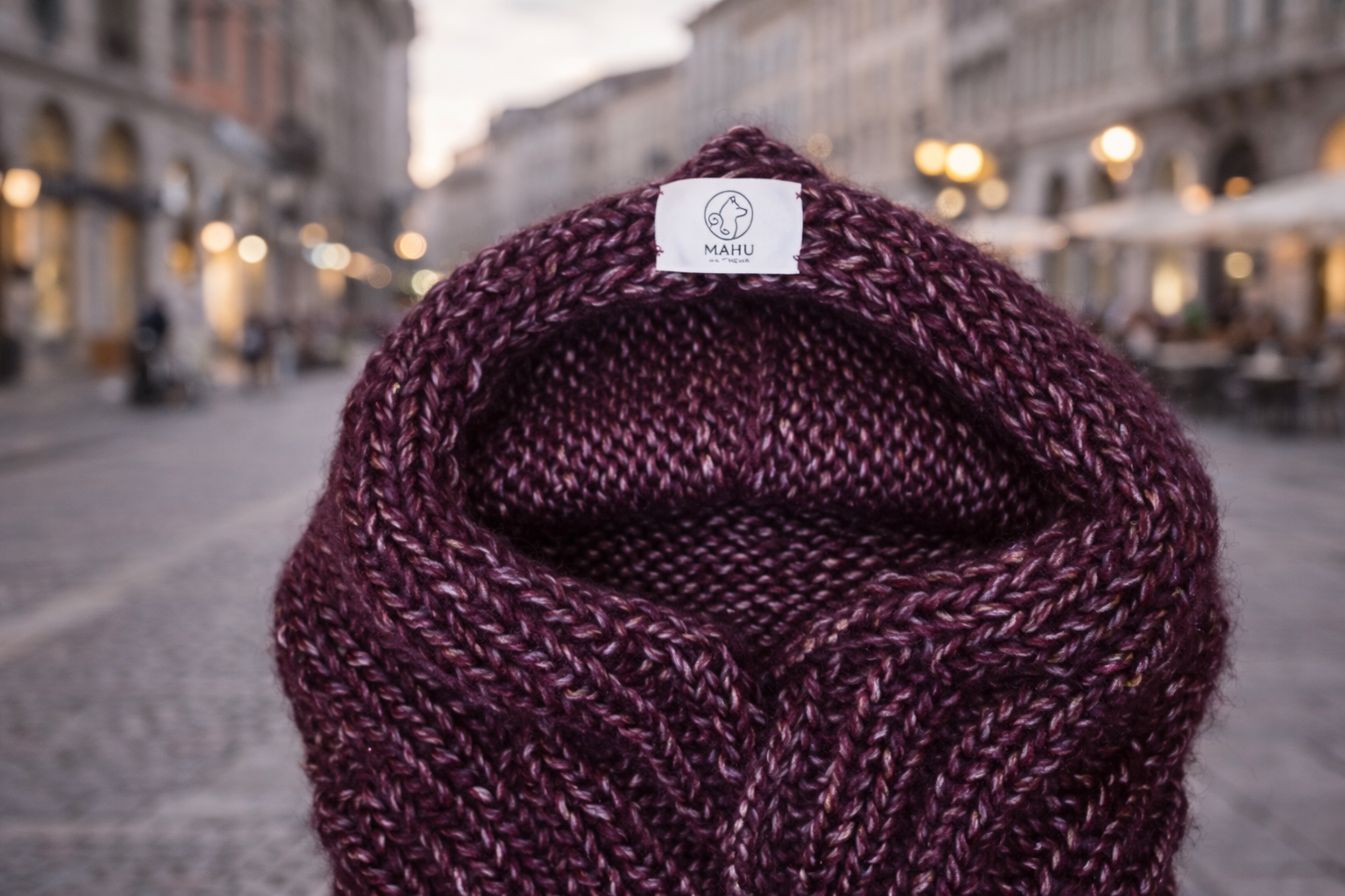HOOD COWL creato a mano e alla moda MAHU Knitwear